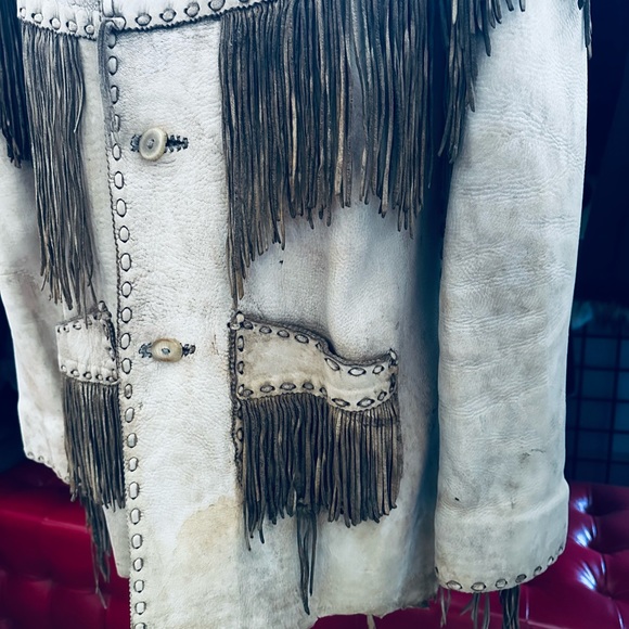 Wow 🤩 Vintage Wilderness Wayne Western Fringe Jacket - Hand Engraved/Signed - Picture 5 of 13